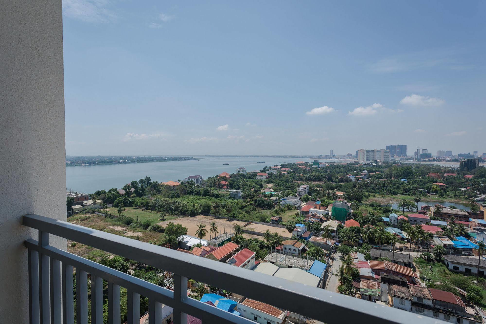 Mekong View Tower Hotel Phnom-Penh Buitenkant foto