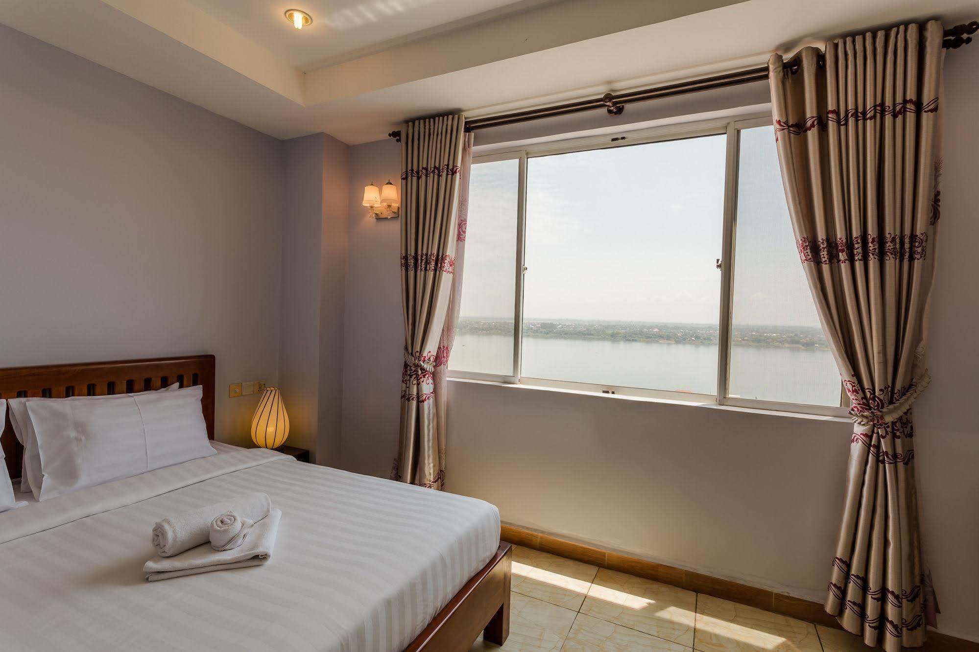 Mekong View Tower Hotel Phnom-Penh Buitenkant foto